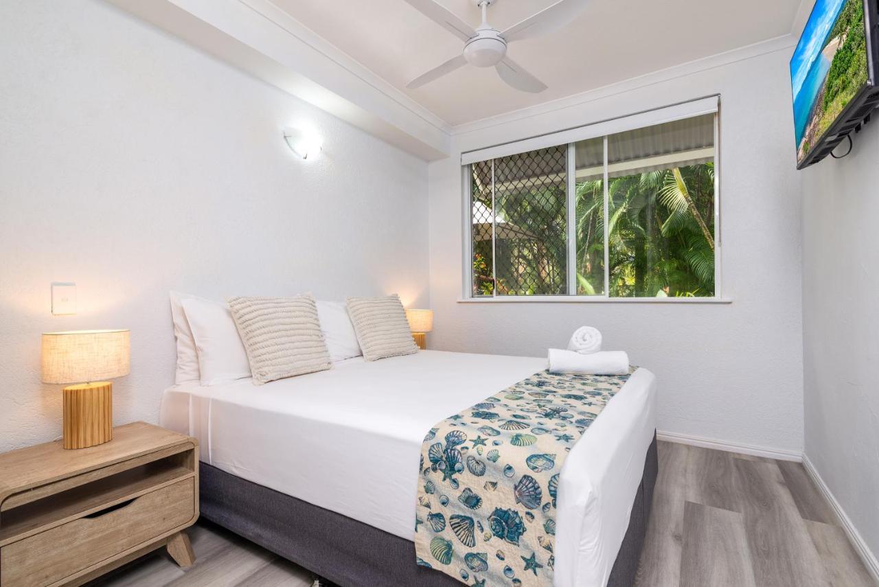 Seascape Holidays - Coral Apartments Порт Дуглас Экстерьер фото