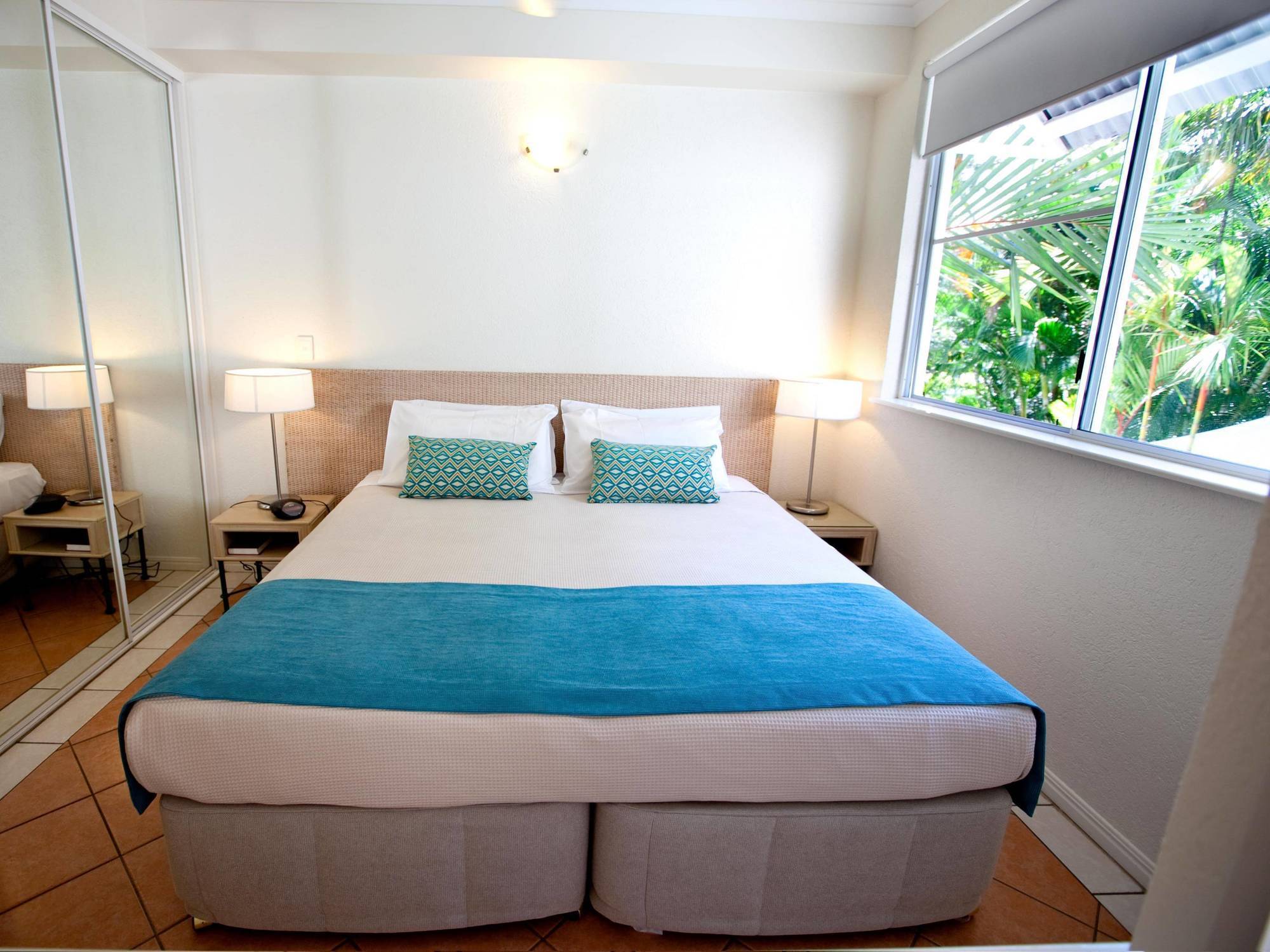 Seascape Holidays - Coral Apartments Порт Дуглас Экстерьер фото